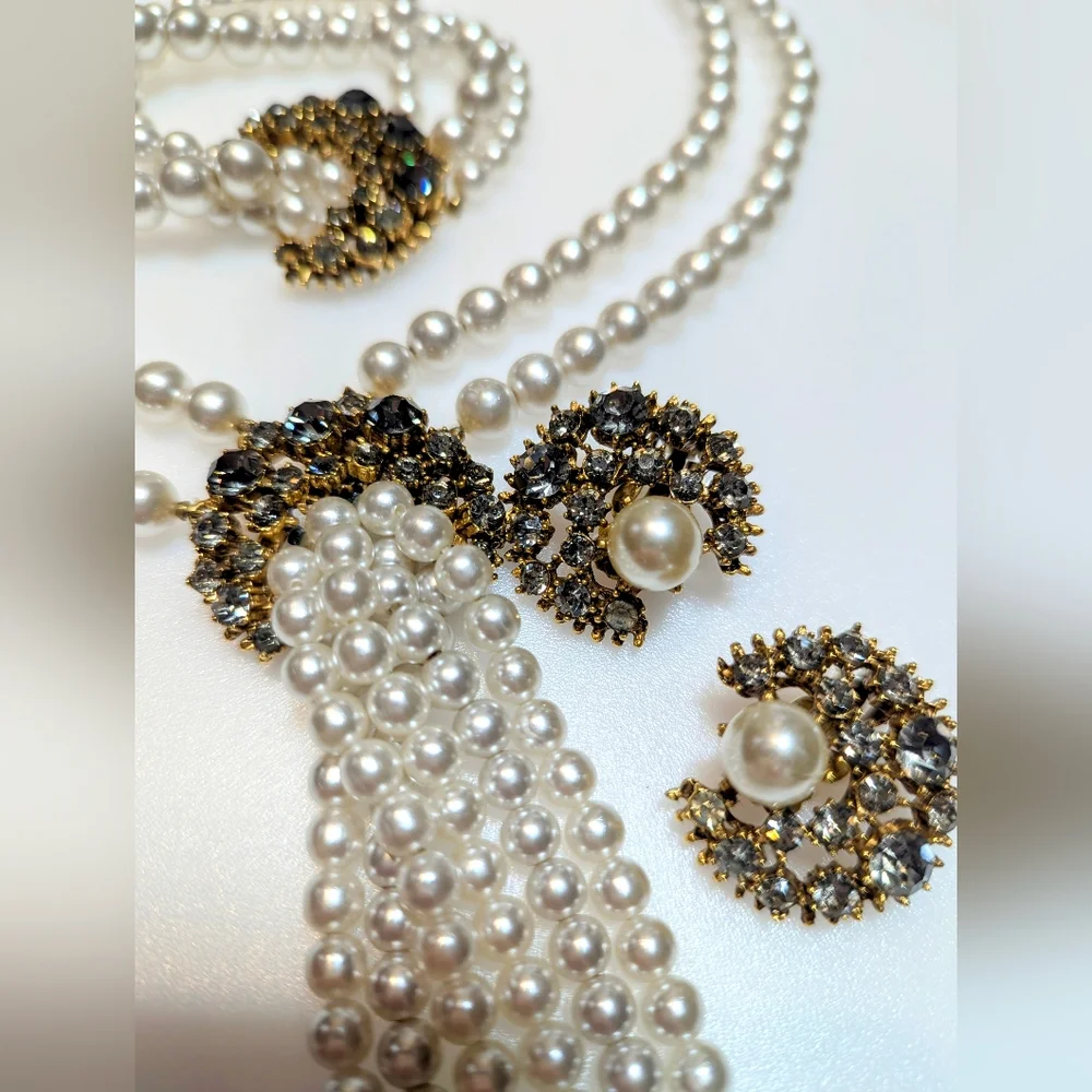 Vintage Pearl Rhinestone Necklace Bracelet Earrings Classic Statement Parue Set - Picture 2 of 7